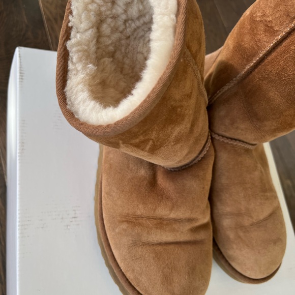 UGG Classic II shearling lined shirt boot size 9 chestnut suede - Picture 2 of 6